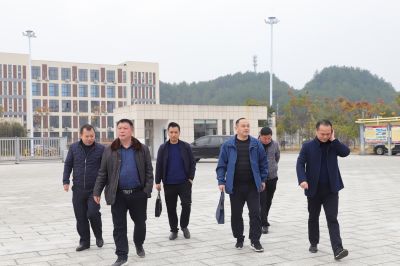 平安建設(shè)迎驗(yàn)收，平安和諧滿校園——我校迎接“懷化市平安建設(shè)示范?！痹u(píng)估驗(yàn)收
